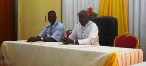 Eminencia el Cardenal Arzobispo Philippe Ouedraogo y el Curé Joseph Sambieni