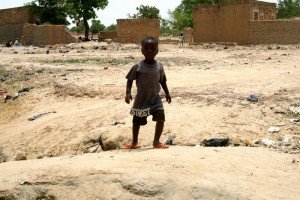 A child hanging around in Zongo