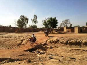 Not easy walking at 40º in these streets