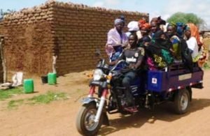 Transporting people with a "mototrycicle"