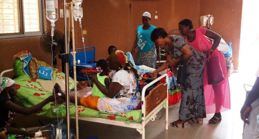 Soap offering by the FAR's employees to the "CMI Paul VI" patients.